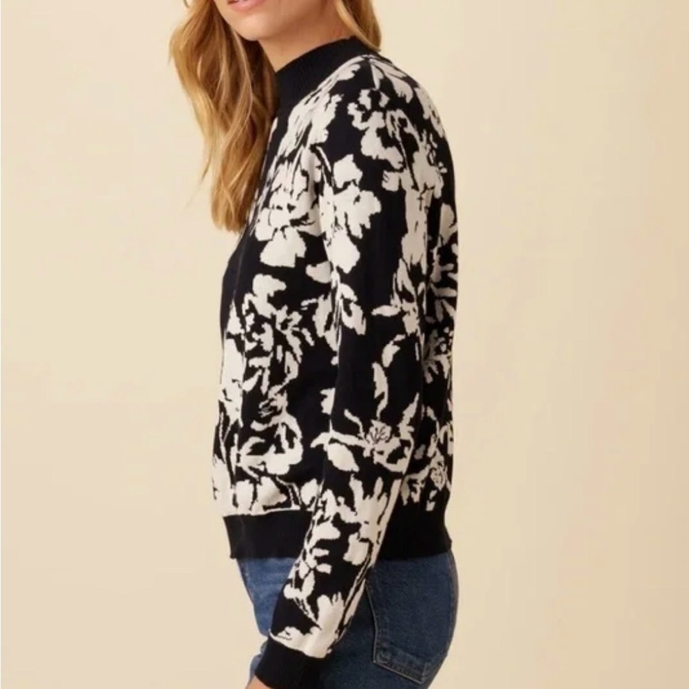 Amour Vert Black and White Floral Turtleneck Sweater - Picture 2 of 6